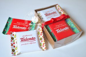 Lembrança de Natal e Ano Novo - Caixa com 2 Chocolates Talento com embalagem personalizada