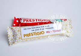 Lembrança de Natal e Ano Novo - Chocolate Prestigio com embalagem personalizada