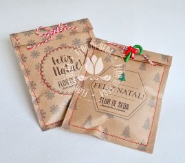 Lembrança de Natal e Ano Novo - Embalagem Kraft costurada com confetes de chocolate