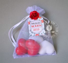 Brindes e lembranças para o dia das Mães -Sache 2 Mini Sabonetes Coração e tag personalizada com logotipo do cliente
