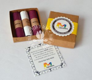 Lembrança Dia dos Pais Caixa com 2 charutos de chocolate pequenos e mensagem personalizada
