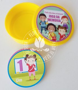Lembrancinha dia das crianças educativa-Jogo da Memória Números na Latinha de plástico personalizada