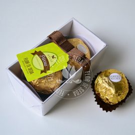 Lembranças para Páscoa-Caixa com 2 bombons Ferrero Rocher com tag personalizada