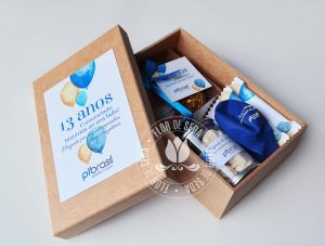 Aniversário empresa - brinde corporativo - Caixa com lembranças selecionadas pelo cliente